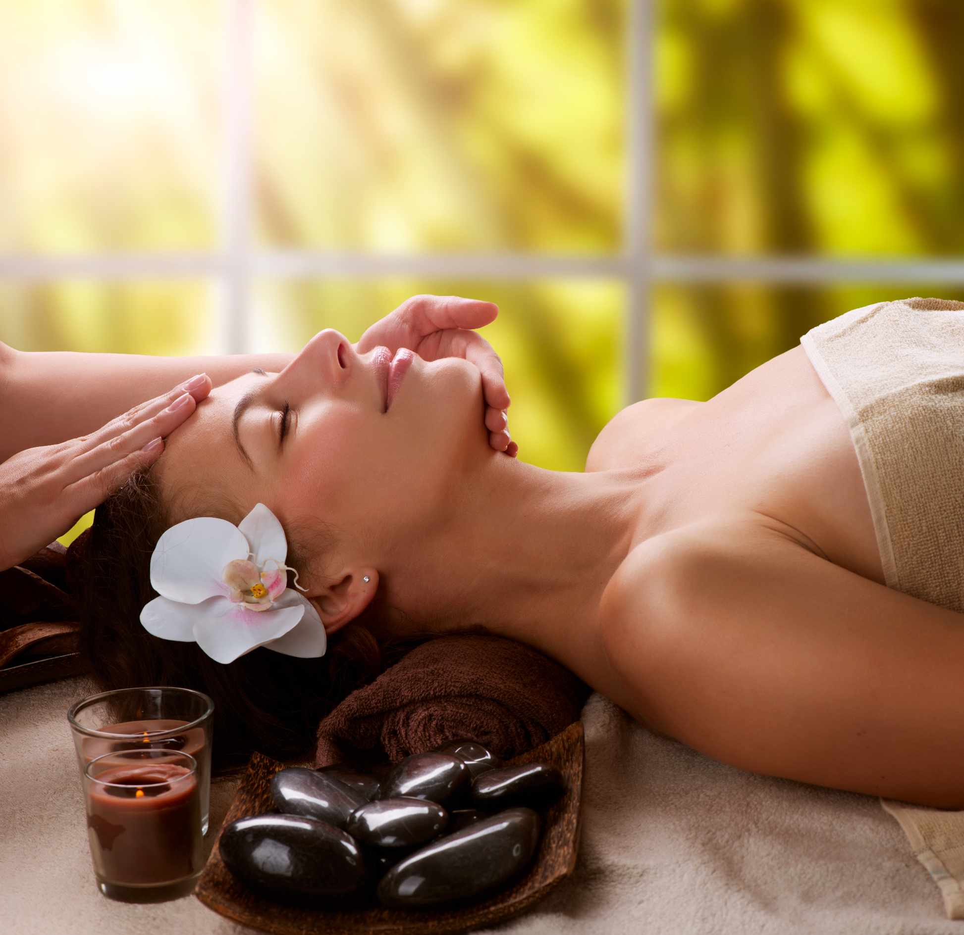 Hot stones massage at Nuad Thai Massage Athens